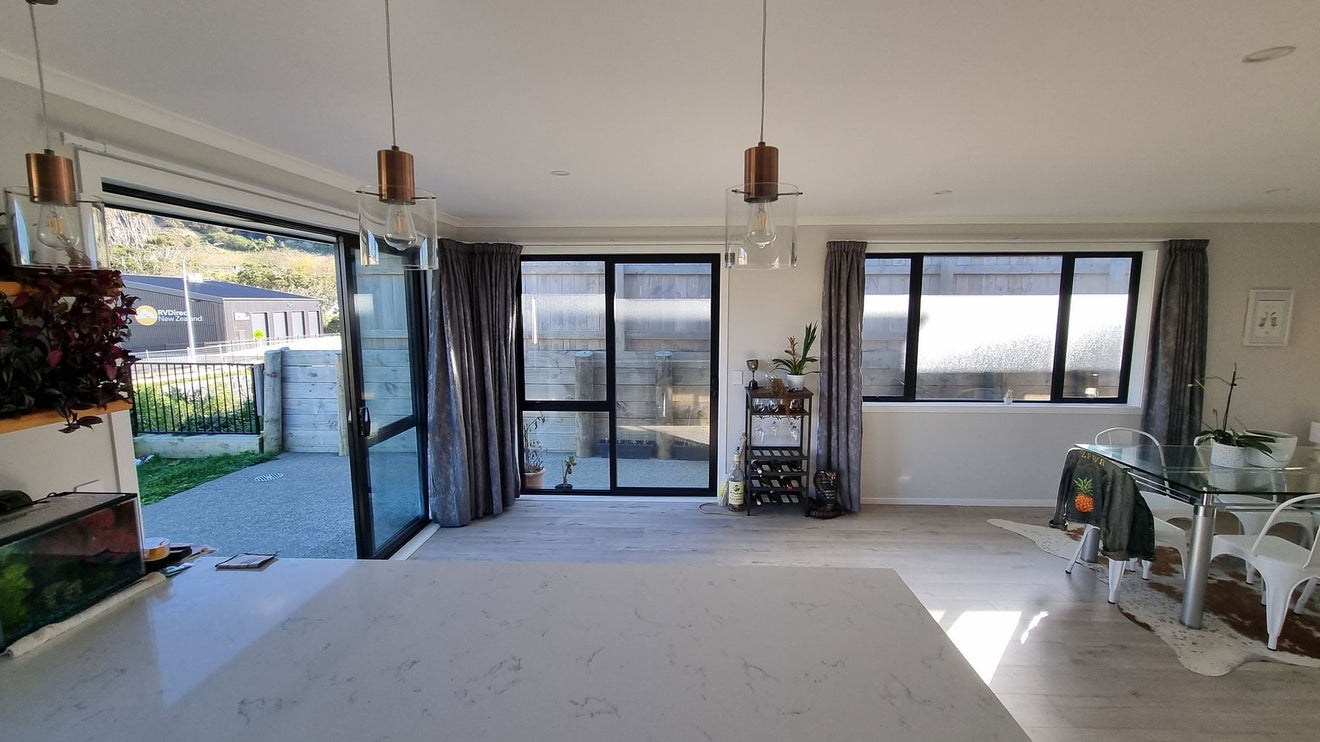62 Hokioi Drive, Kenepuru, Porirua - Carousel 1