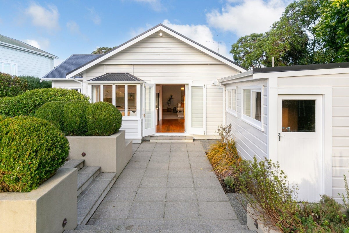 44 Perth Street, Ngaio, Wellington - Carousel 1