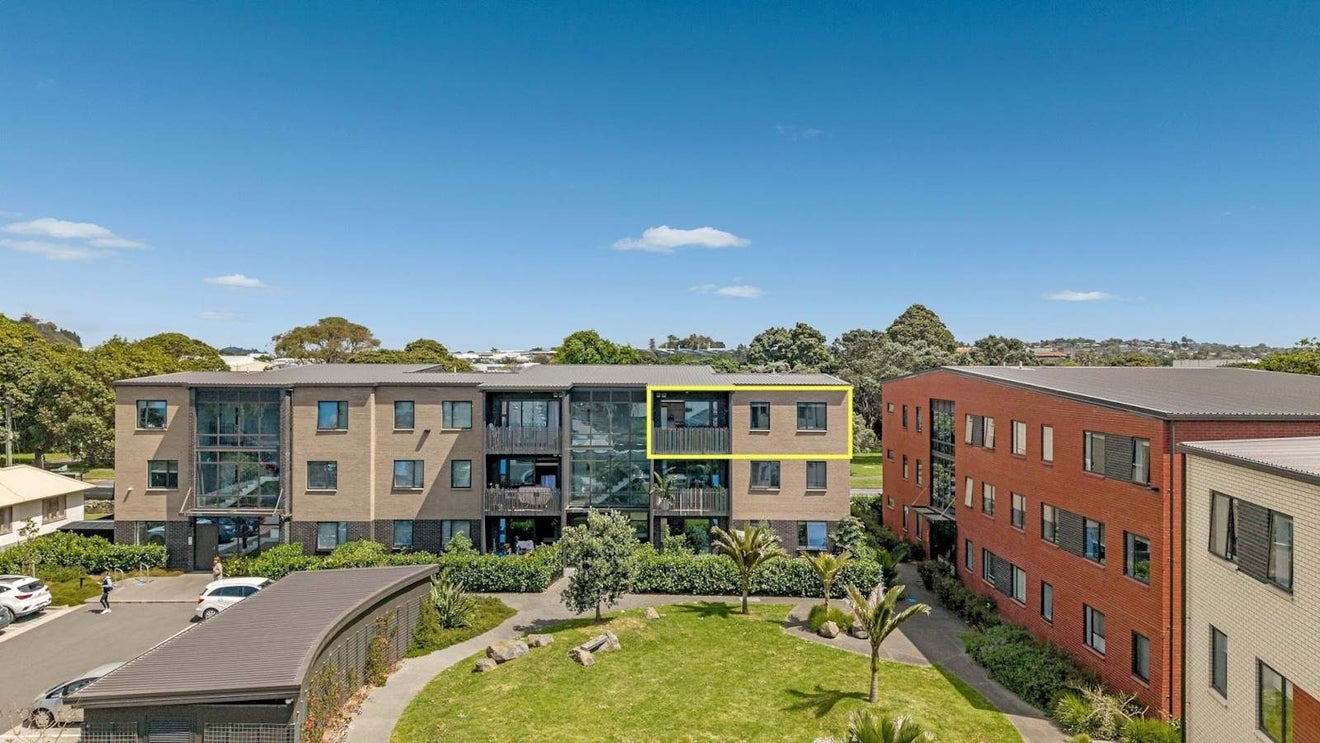 201/7C Hinaki Street, Point England, Auckland - Carousel 1