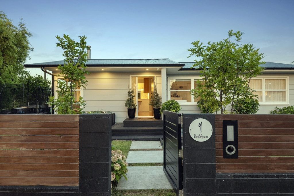 9 Ranch Avenue, Beach Haven, Auckland - Carousel 2