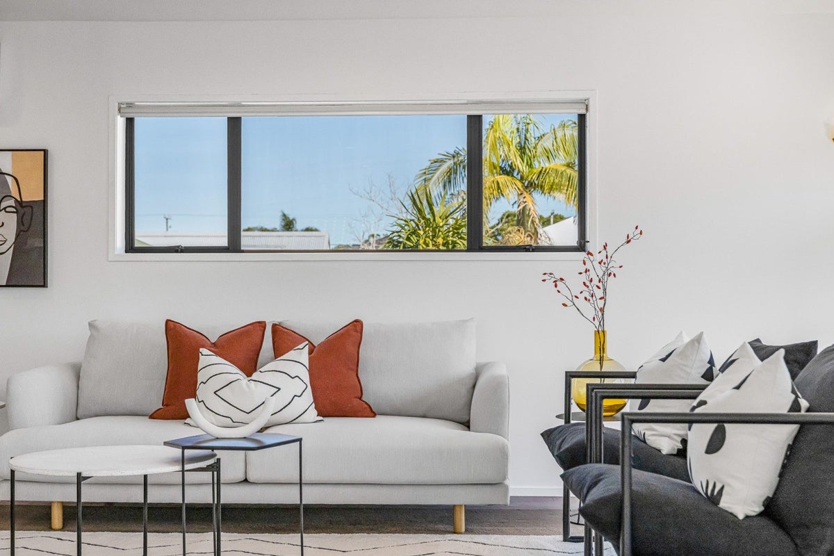 55 Dignan Street, Point Chevalier, Auckland City, Auckland - Carousel 2