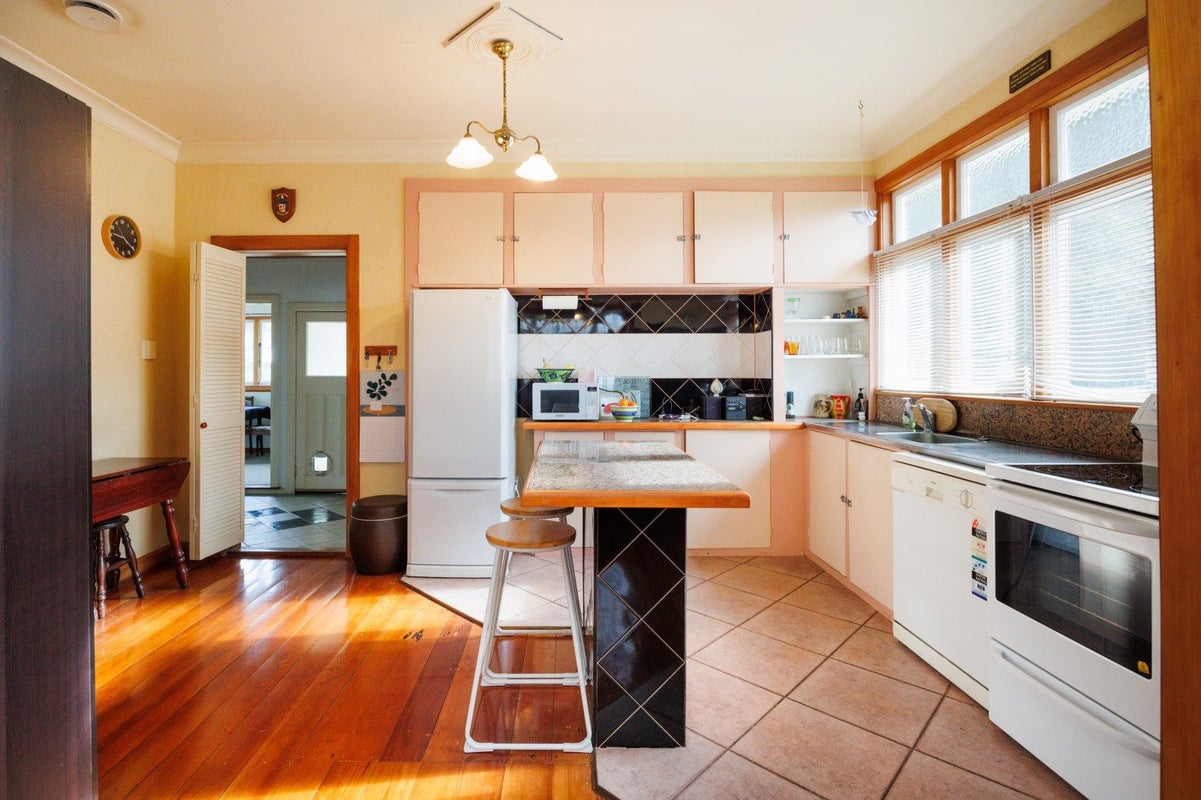 62 Guy Avenue, Takaro, Palmerston North - Carousel 2