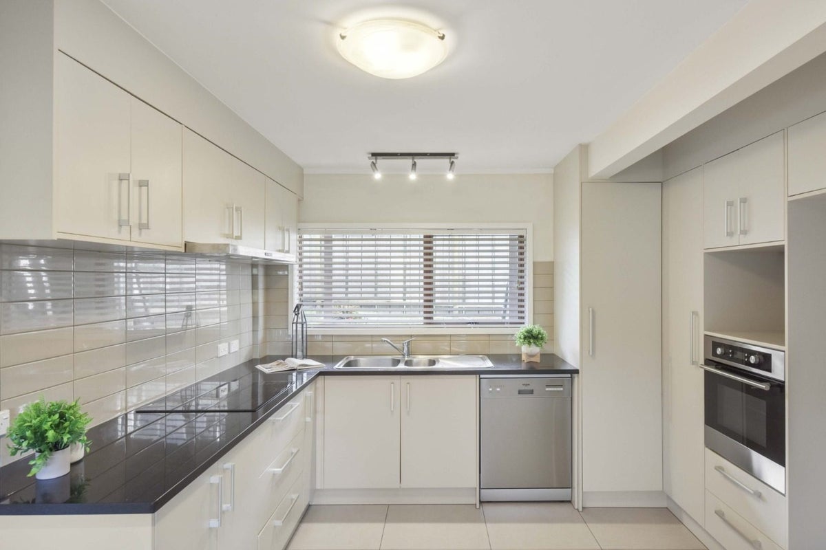 12 Everard Avenue, Army Bay, Whangaparaoa - Carousel 2