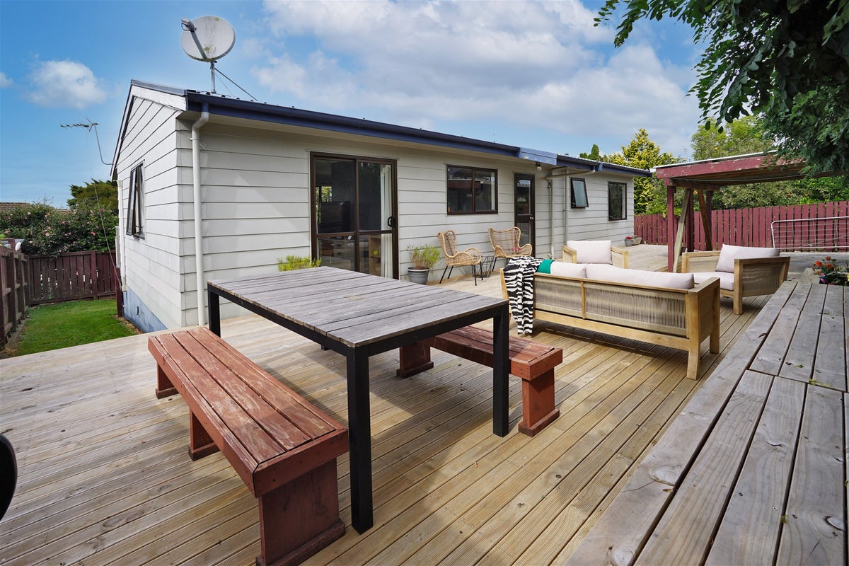141B Tuhikaramea Road, Dinsdale, Hamilton - Carousel 1