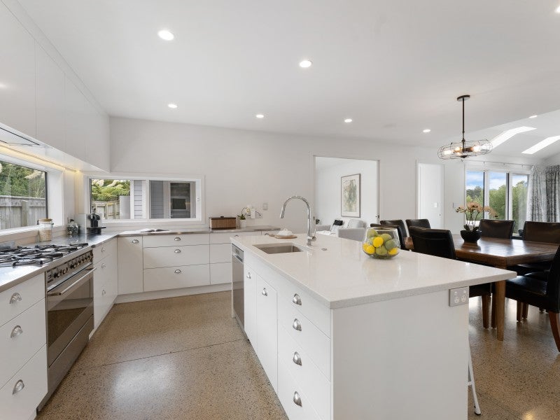 46 Resolution Drive, Whitby, Porirua - Carousel 2