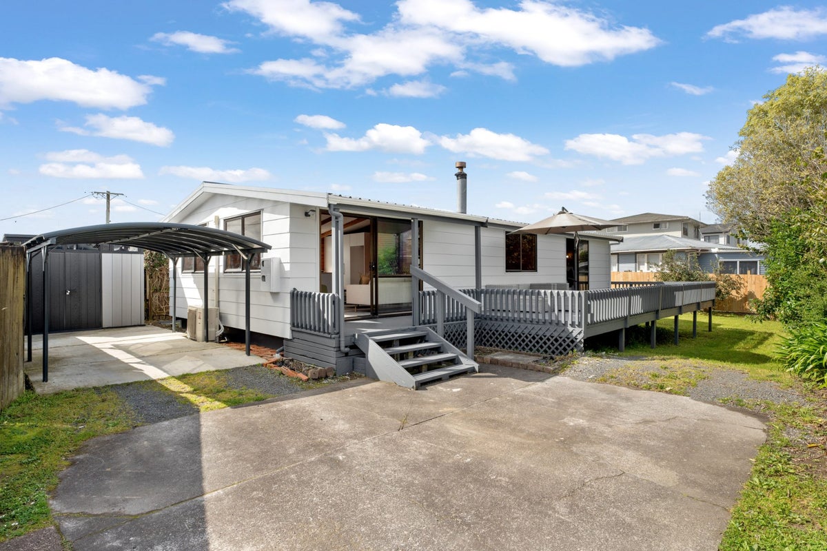 49A Larnoch Road, Henderson, Auckland - Carousel 2