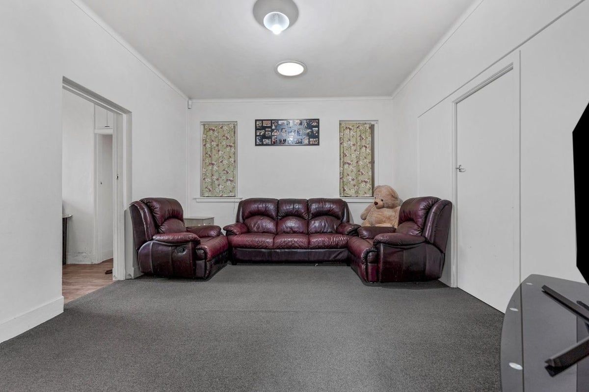 1/131 Carruth Road, Papatoetoe, Auckland - Carousel 2