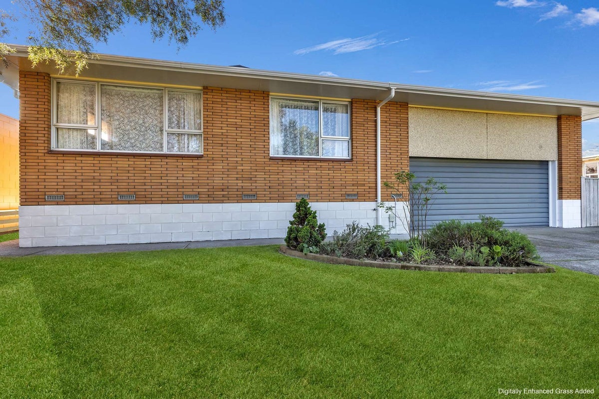 39 Nevada Drive, Merrilands, New Plymouth - Carousel 1