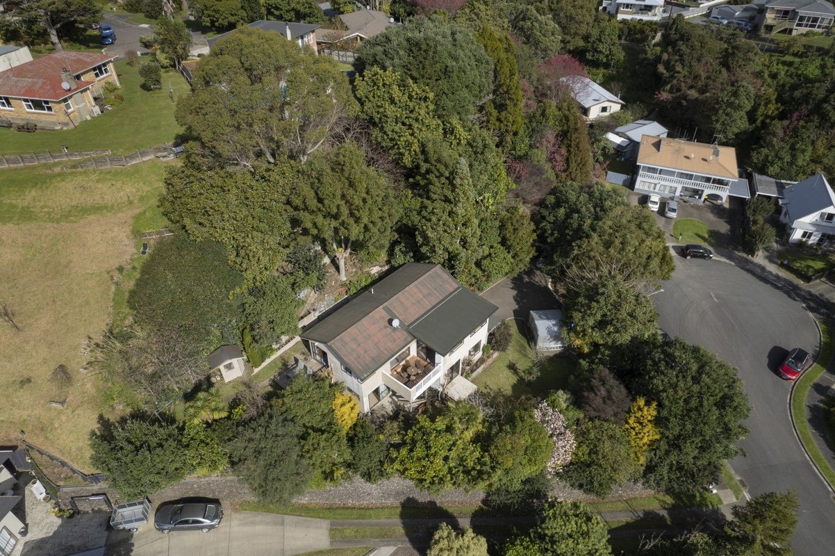 10 Neil Place, Gate Pa, Tauranga - Carousel 1