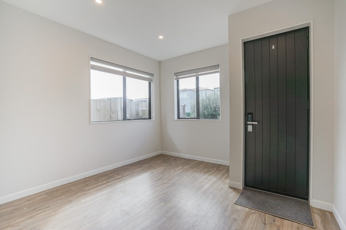30 Lusitano Drive, Karaka, Papakura - Carousel 2