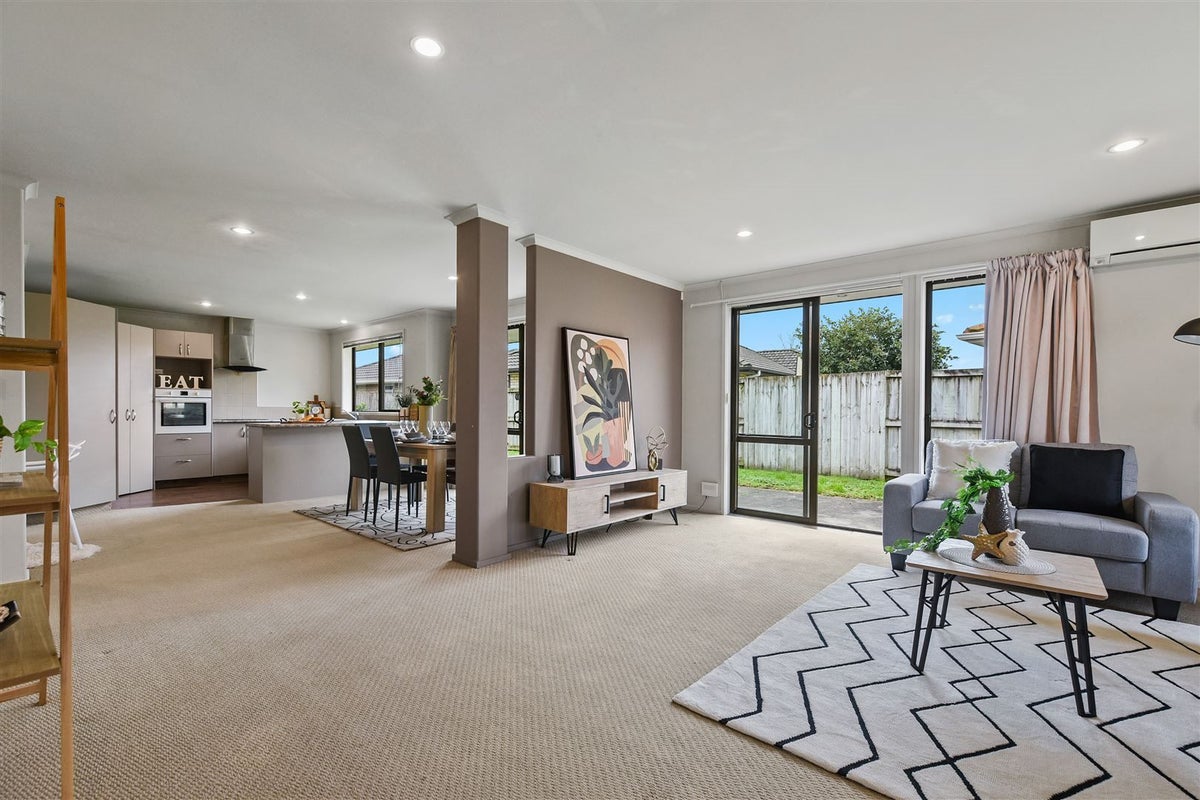 29 Parkside Drive, Huntington, Hamilton - Carousel 2