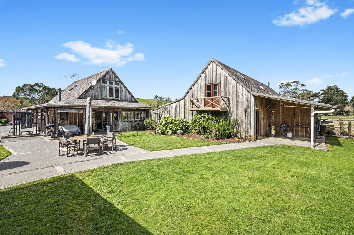 82 Kimptons Road, Manurewa - Carousel 2