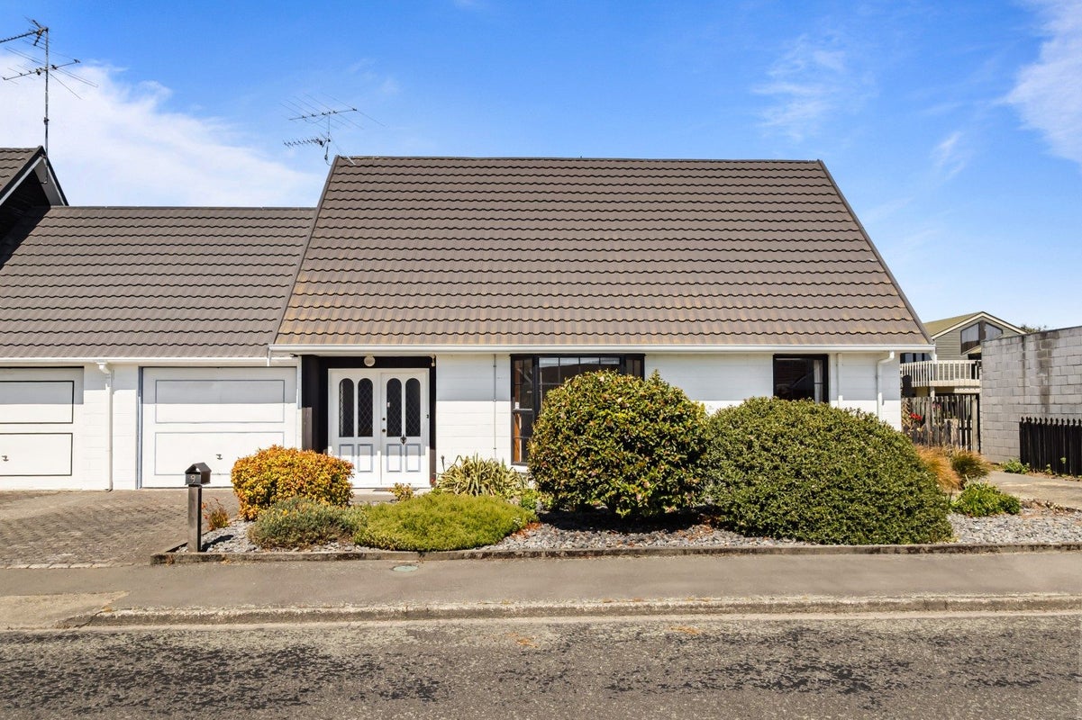9 Churchill Avenue, Allenton, Ashburton - Carousel 1