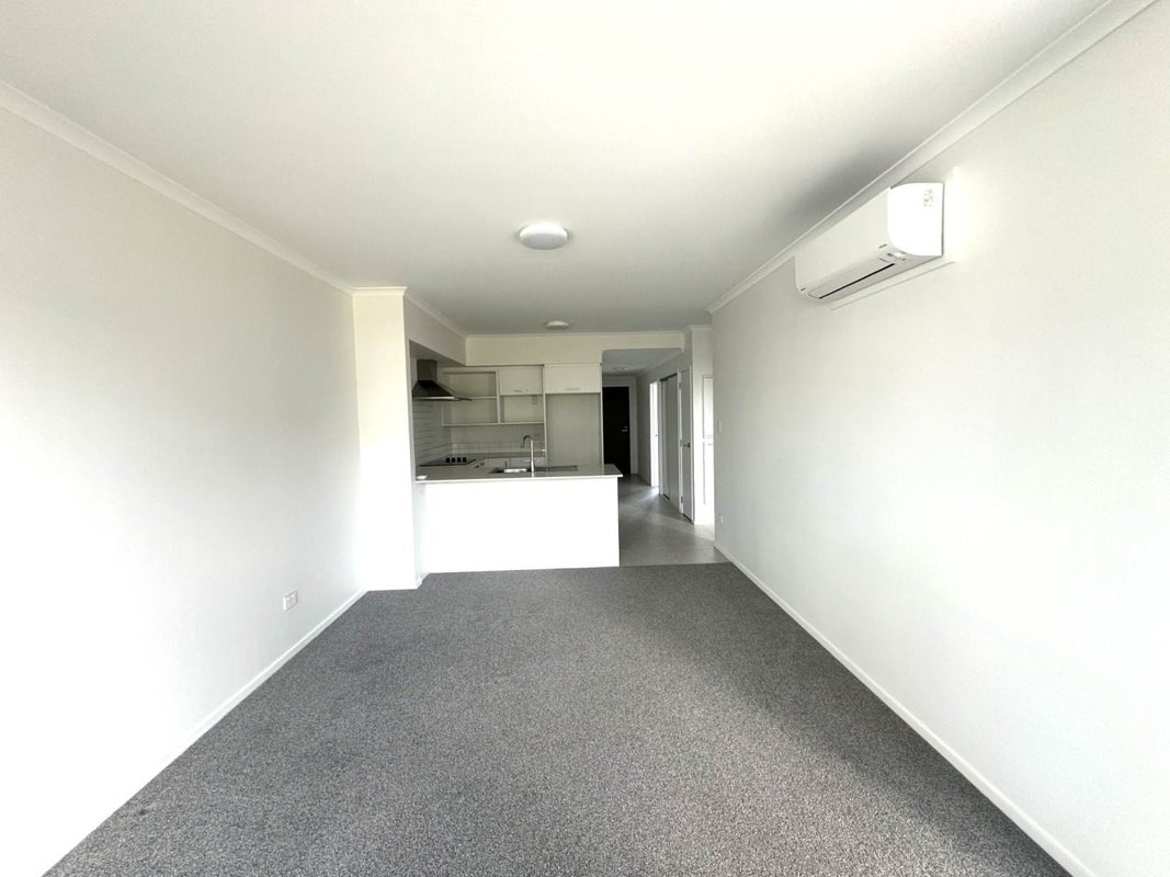 27 Manarini Road, Westgate, Auckland - Carousel 2