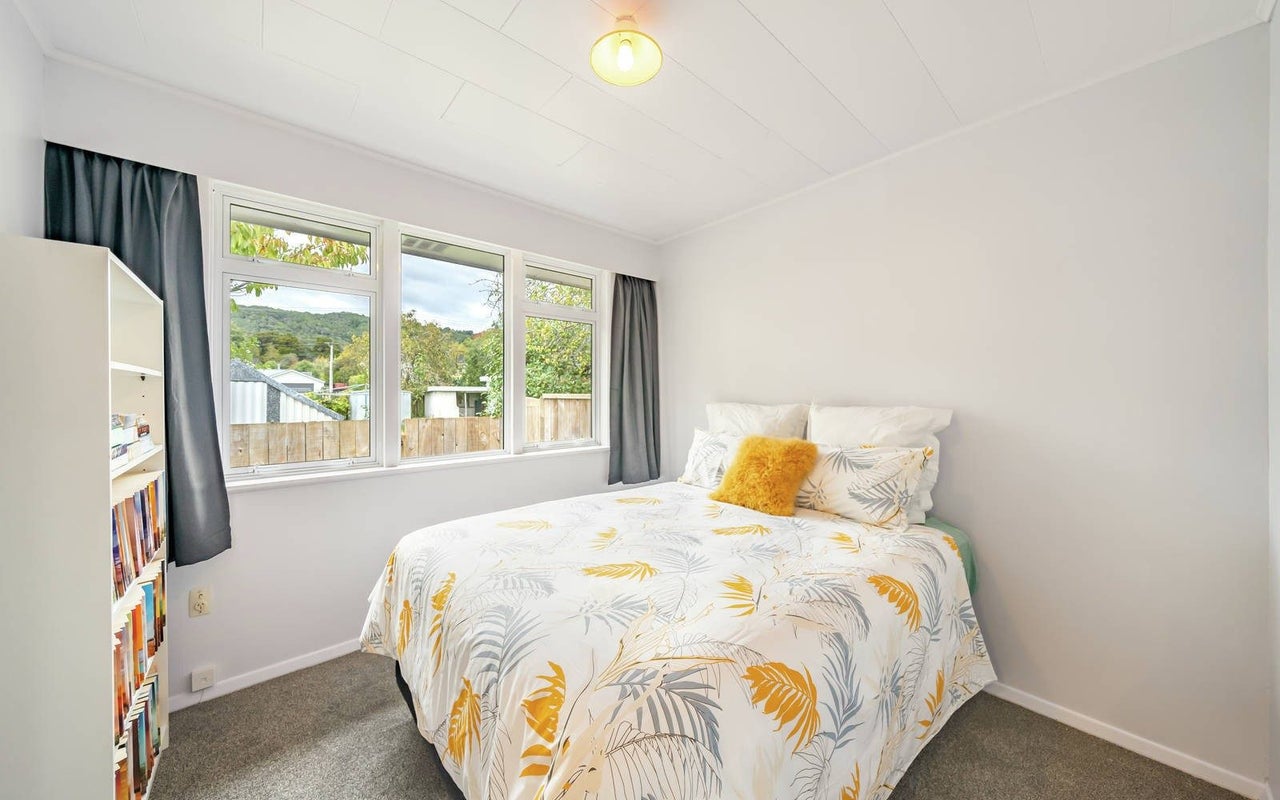 5A Coates Grove, Silverstream, Upper Hutt - Carousel 2