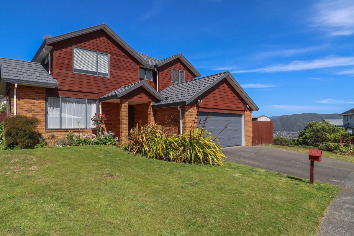 112 Redvers Drive, Belmont, Lower Hutt - Carousel 1
