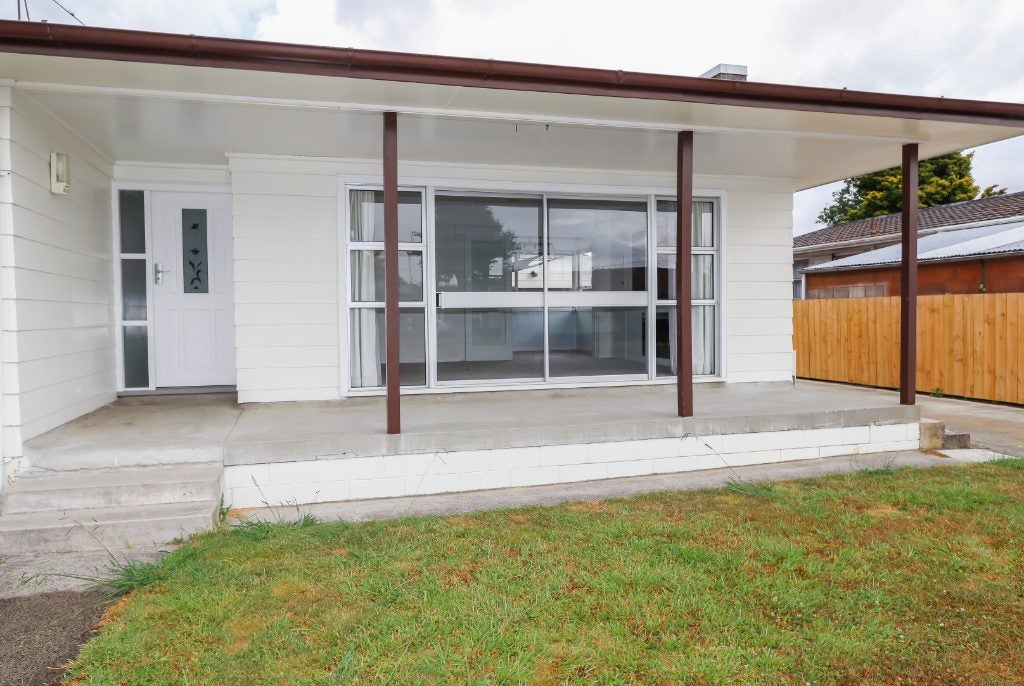 14 Oakfield Crescent, Pukete, Hamilton - Carousel 19