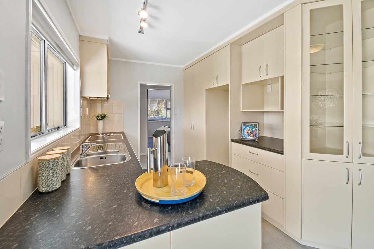 86 Ray Small Drive, Pahurehure, Papakura - Carousel 22