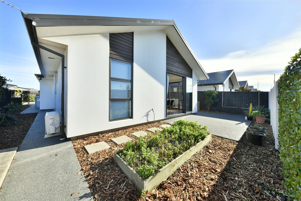 33 Skyhawk Road, Wigram, Christchurch - Carousel 15