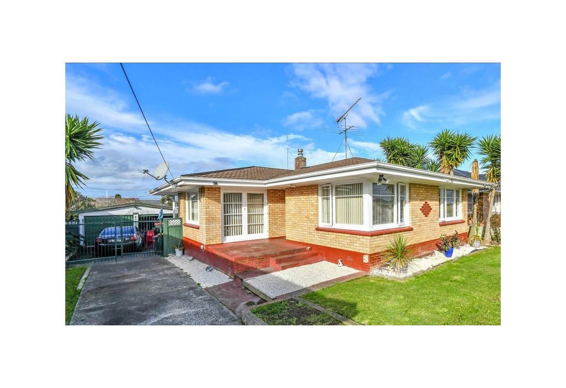 12 Greenmeadows Avenue, Manurewa East, Auckland - Carousel 1