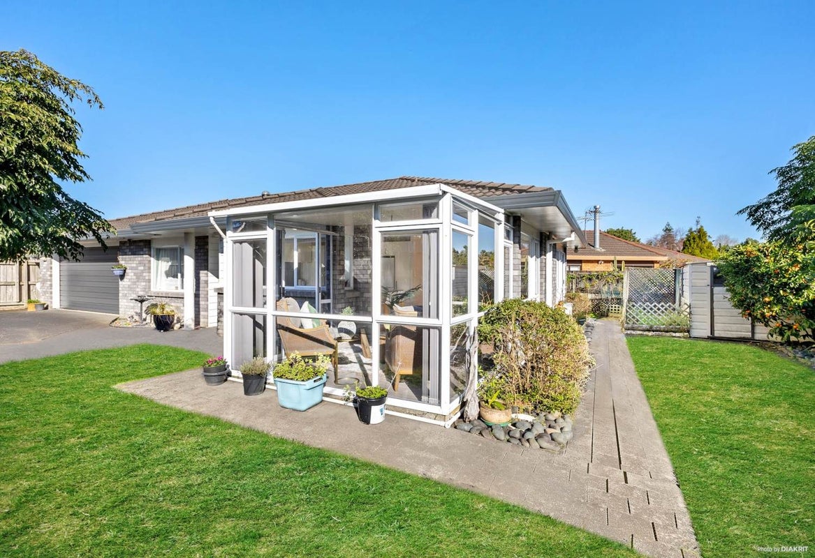 2/32 Kilimanjaro Drive, Northpark, Auckland - Carousel 1