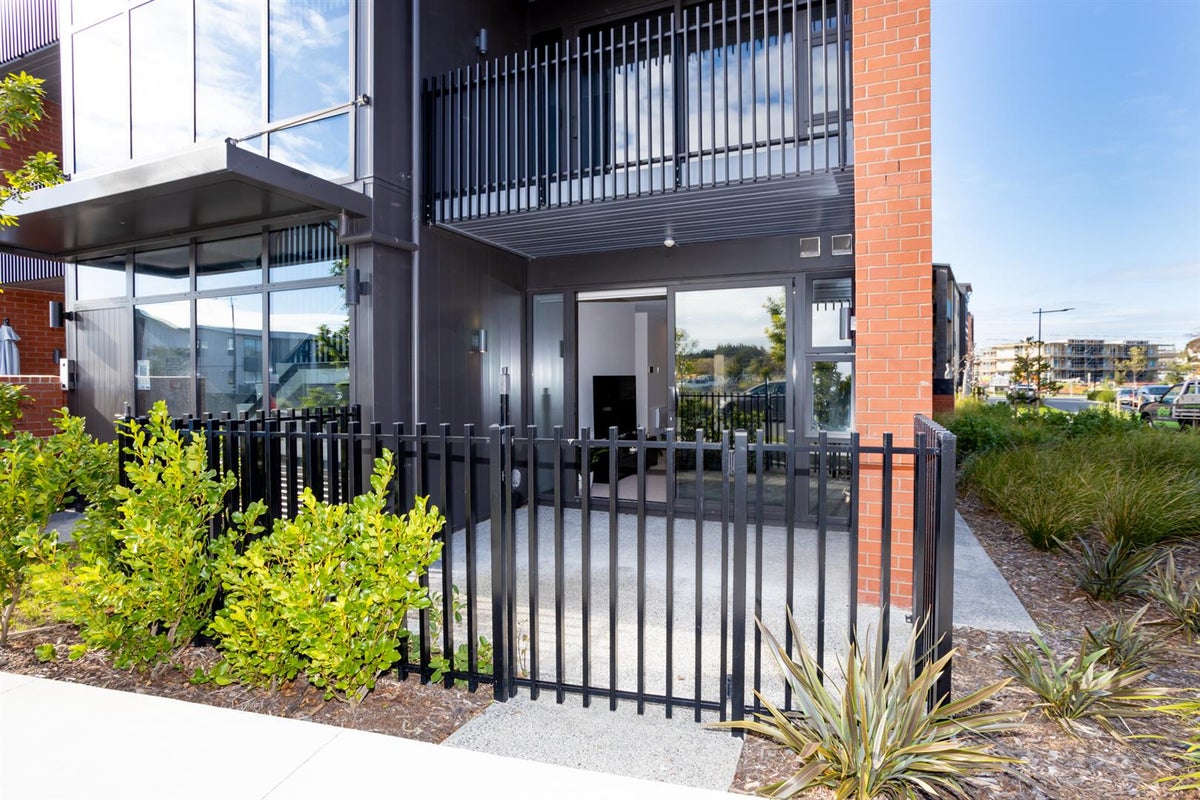 G06/0 Fraser Avenue, Northcote, Auckland - Carousel 1