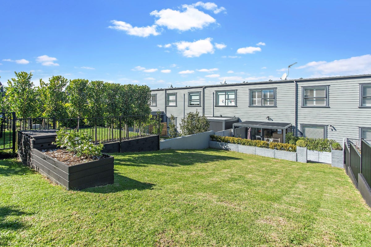 8 Lapilli Lane, St Johns, Auckland  - Carousel 2