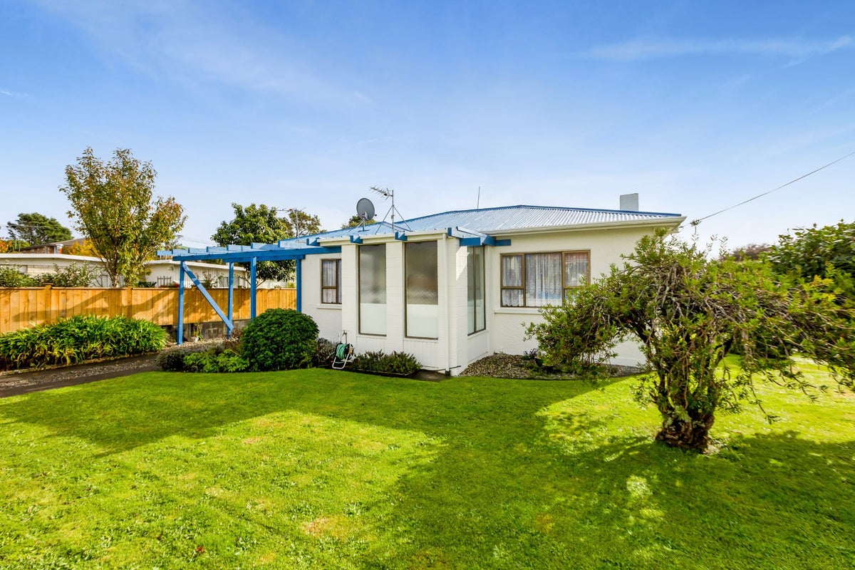 12 Wicksteed Street, Vogeltown, New Plymouth - Carousel 1