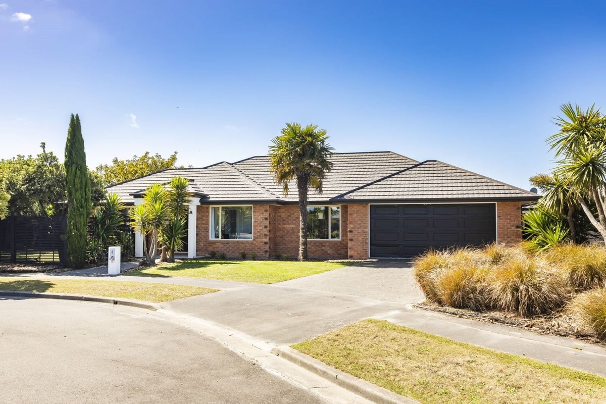 18 Excalibur Place, Burwood, Christchurch - Carousel 1