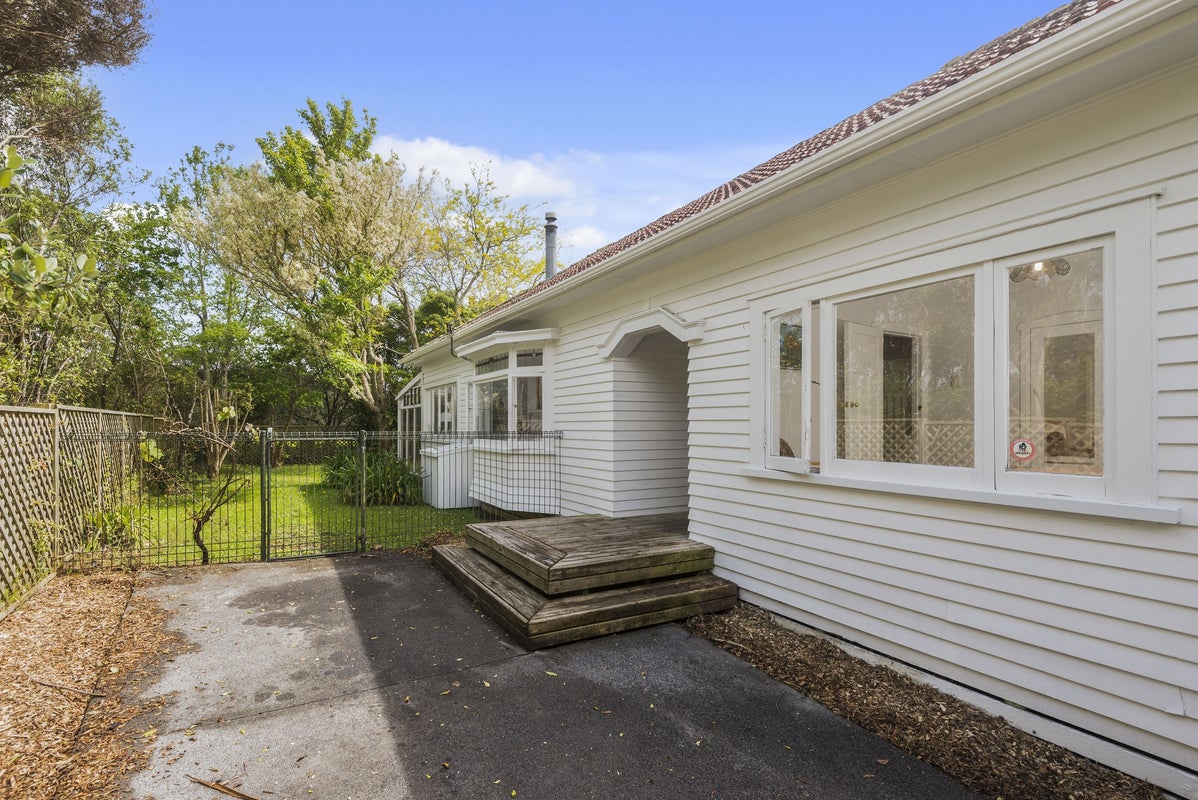 211 Henderson Valley Road, Henderson, Auckland - Carousel 2