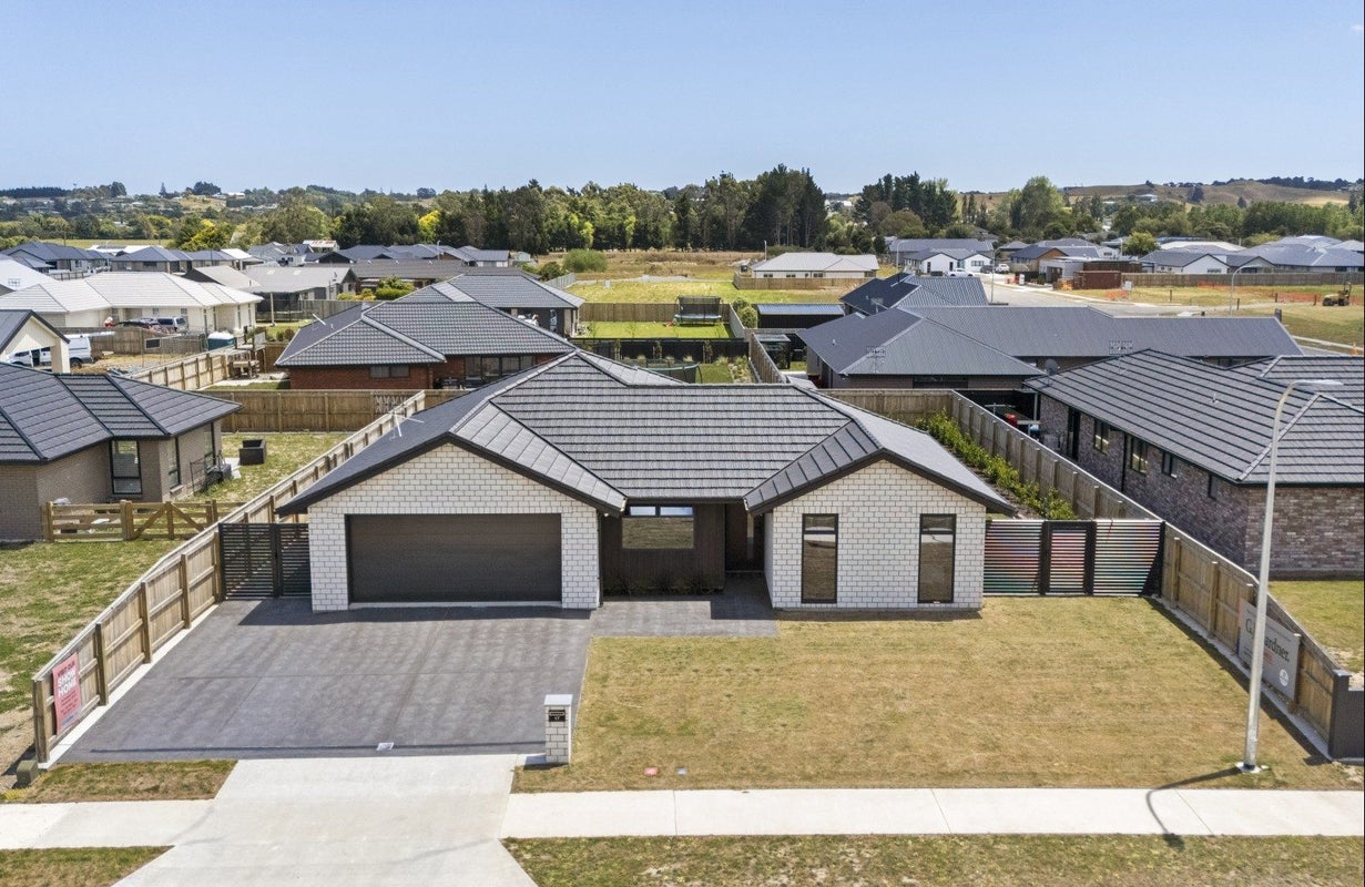 17 Echo Street, Maewa, Feilding - Carousel 1