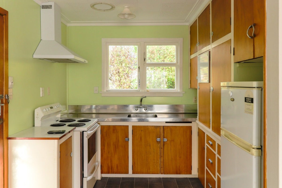 19A Gordon Street, Strathern, Invercargill - Carousel 2