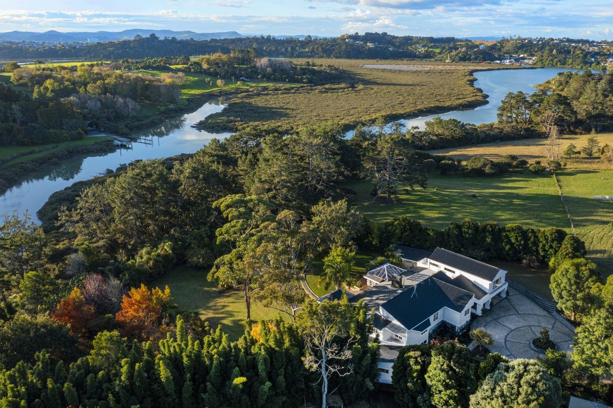 11 Pinestead Reach, Stillwater, Silverdale - Carousel 1