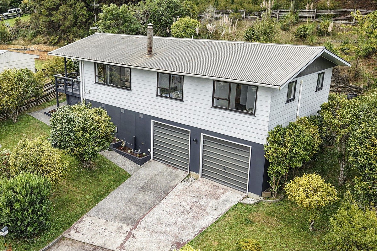 66 Castlerea Street, Wainuiomata, Lower Hutt - Carousel 24
