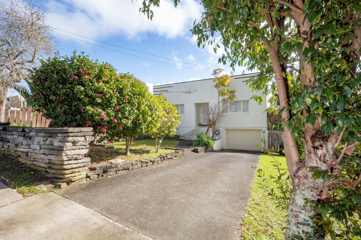 1/93 Woodglen Road, Glen Eden, Auckland - Carousel 1