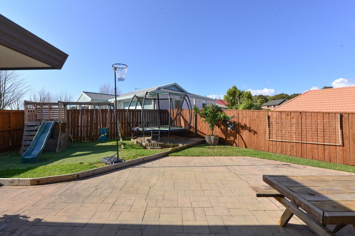 3 Parkview Avenue, Western Heights, Hamilton - Carousel 2