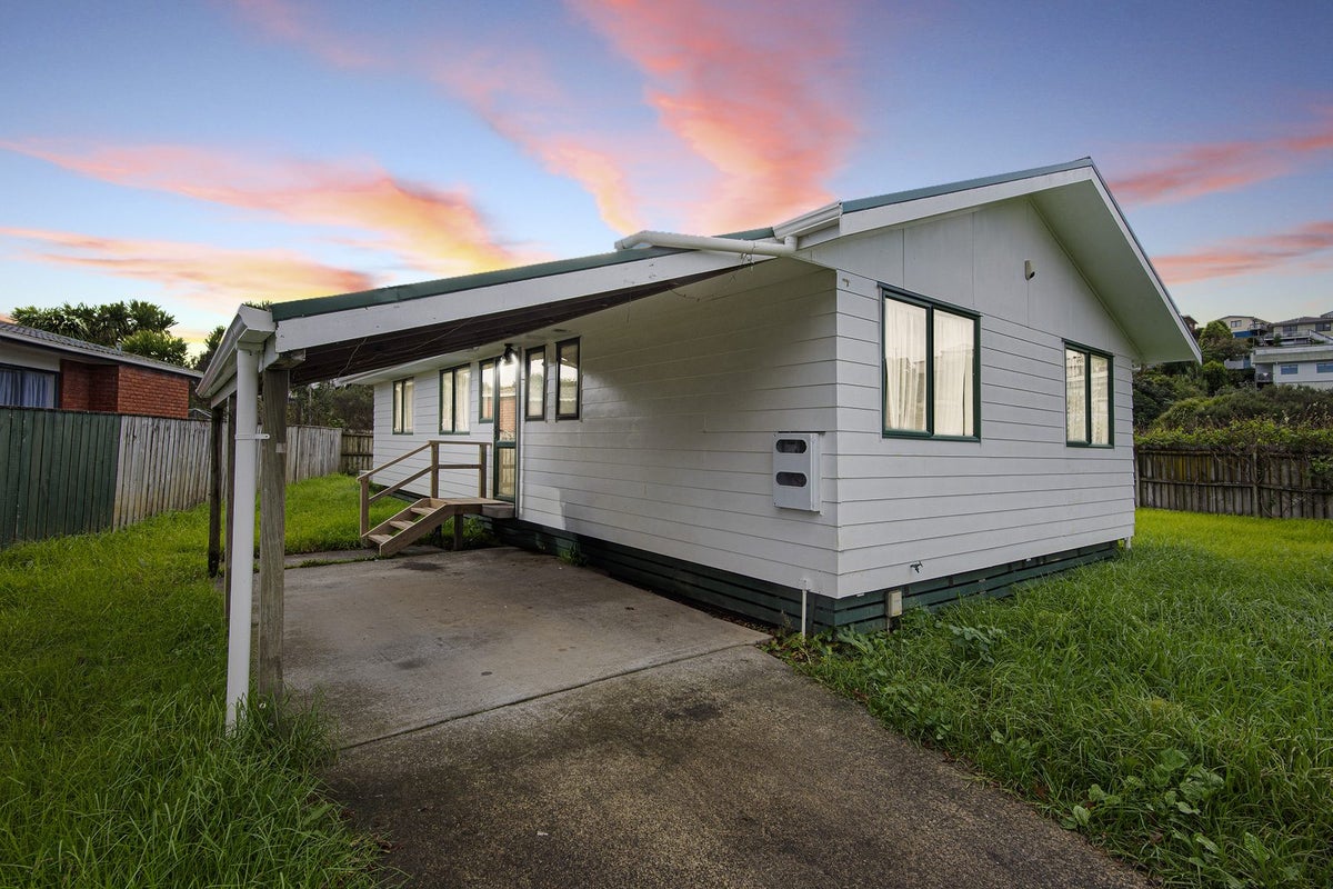 10 Ngaio Street, Onerahi, Whangarei - Carousel 1