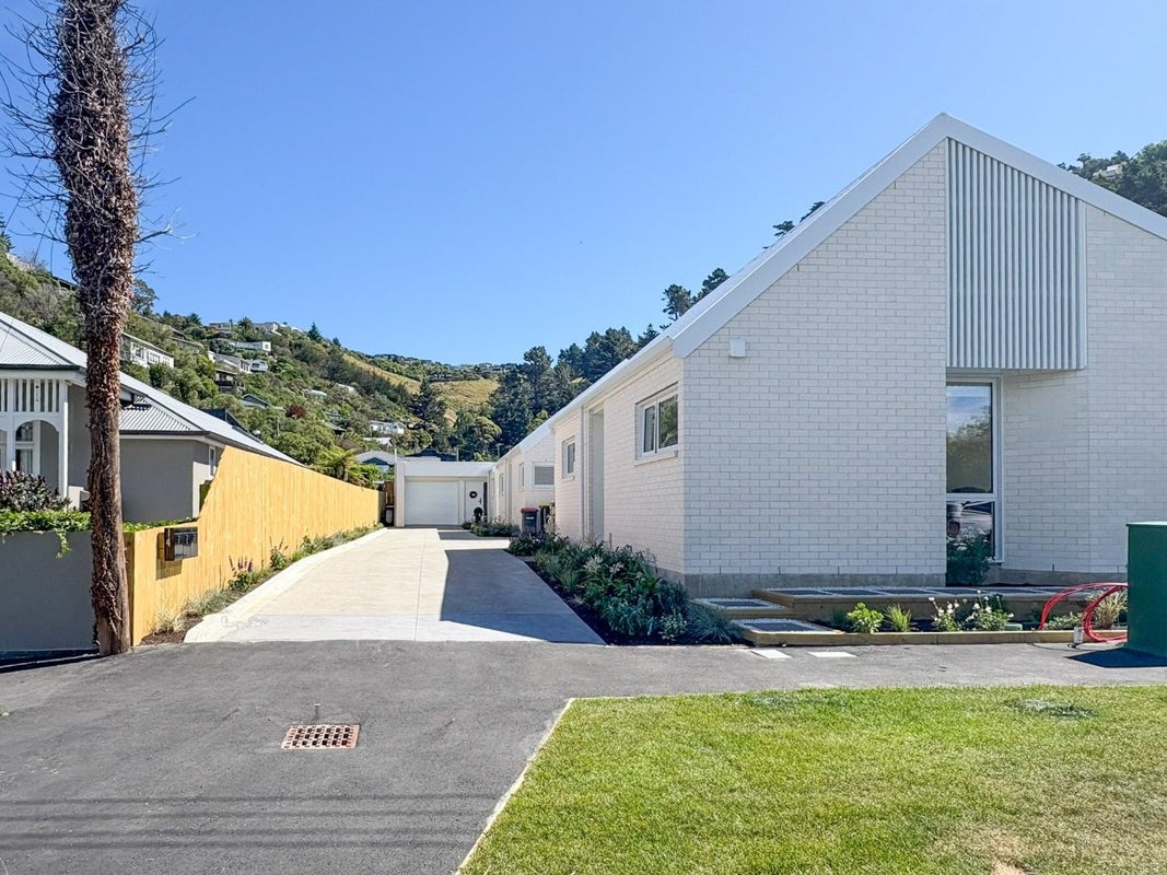 2/14 Nayland Street, Sumner, Christchurch - Carousel 11