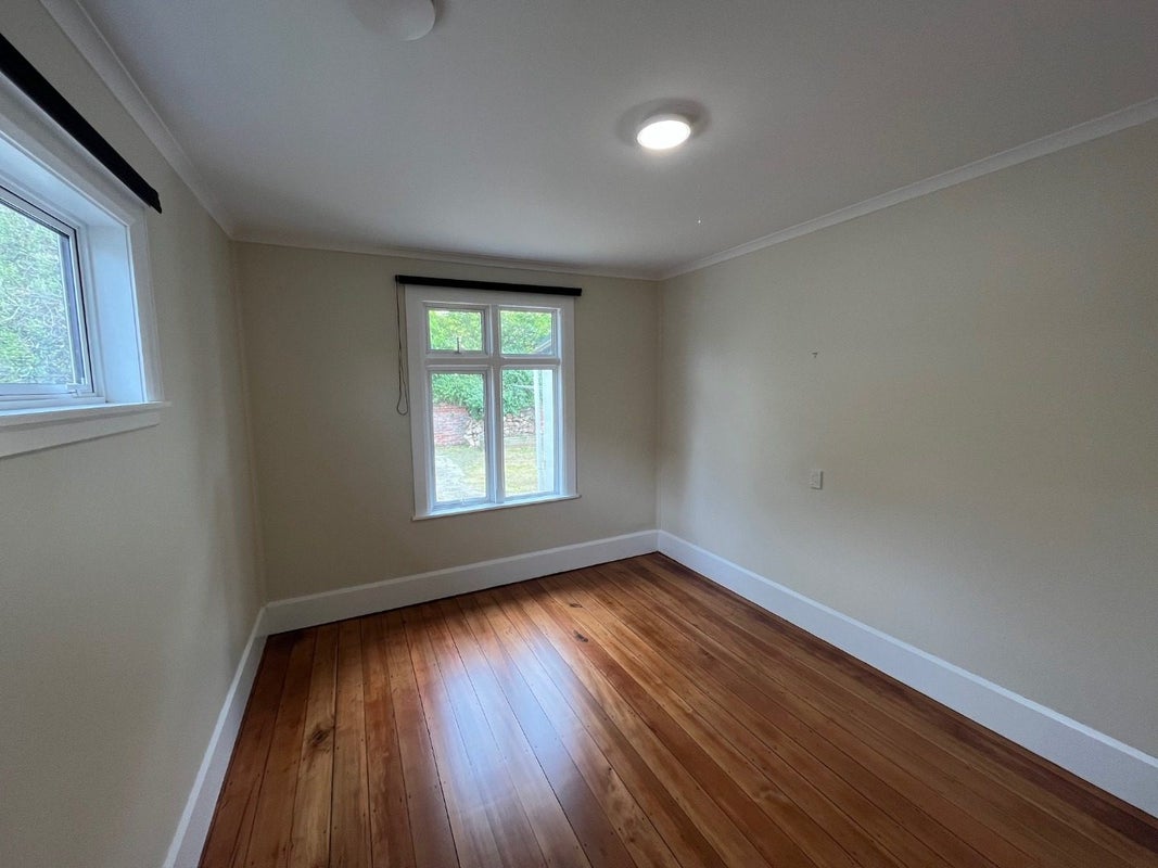 28 Bridge Street, Rongotai, Wellington - Carousel 12