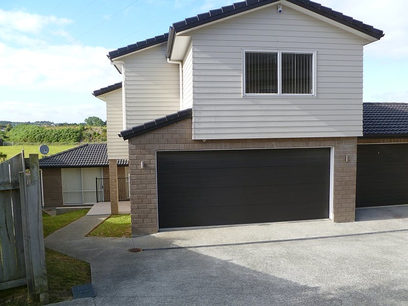 24 Fairchild Avenue, Goodwood Heights, Auckland - Carousel 1