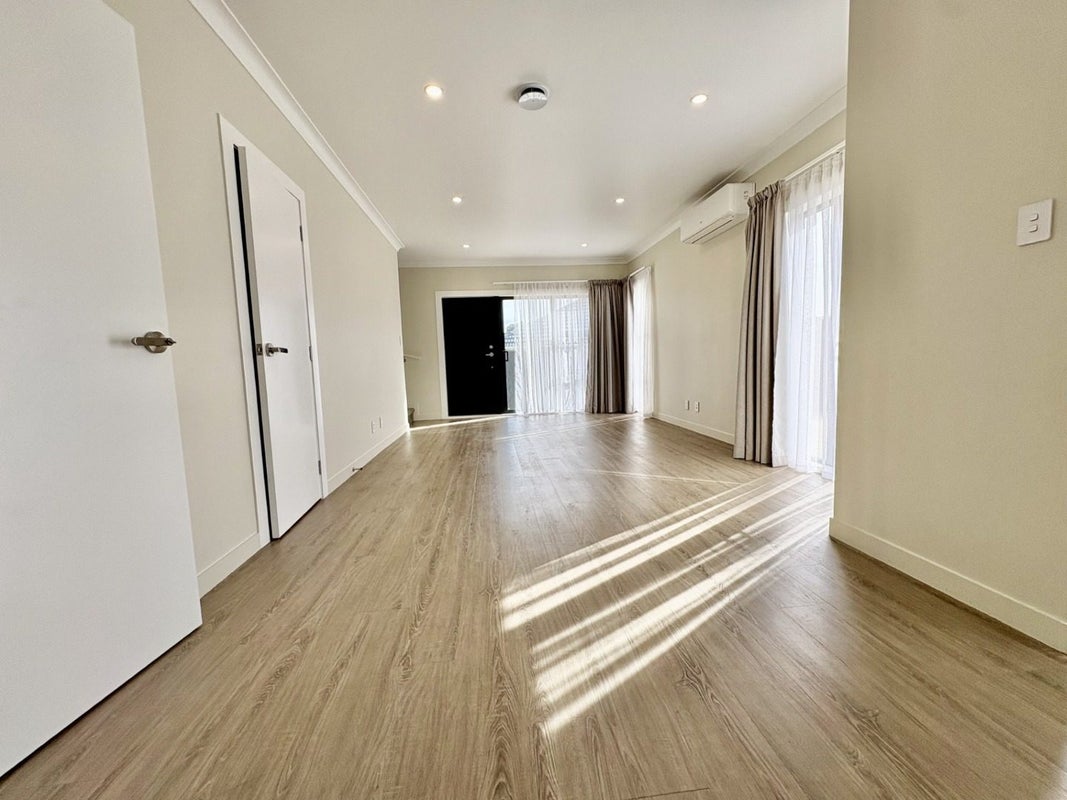 40C Kervil Avenue, Te Atatu Peninsula, Auckland - Carousel 2