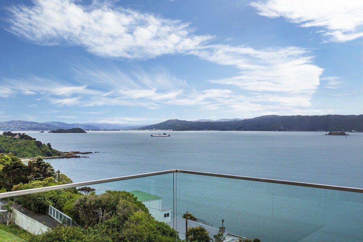 116 Nevay Road, Karaka Bays, Wellington - Carousel 2