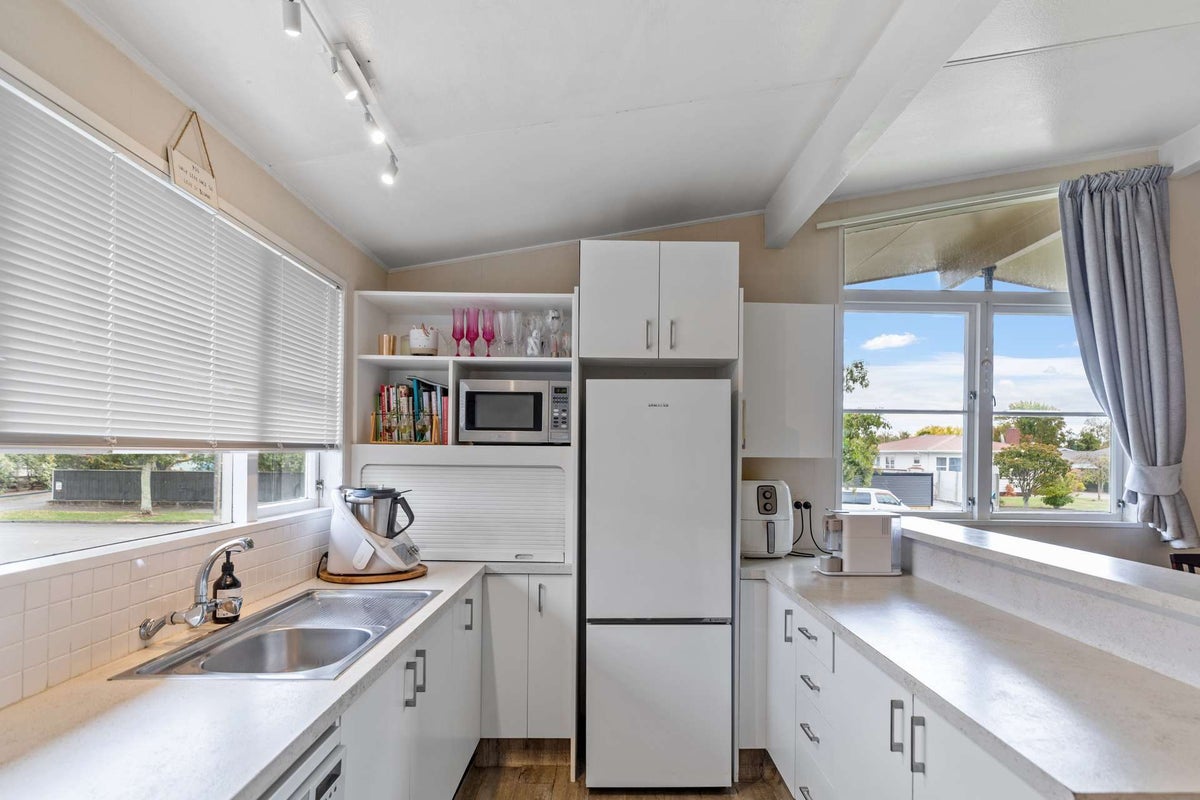 21 Langley Avenue, Milson, Palmerston North - Carousel 2