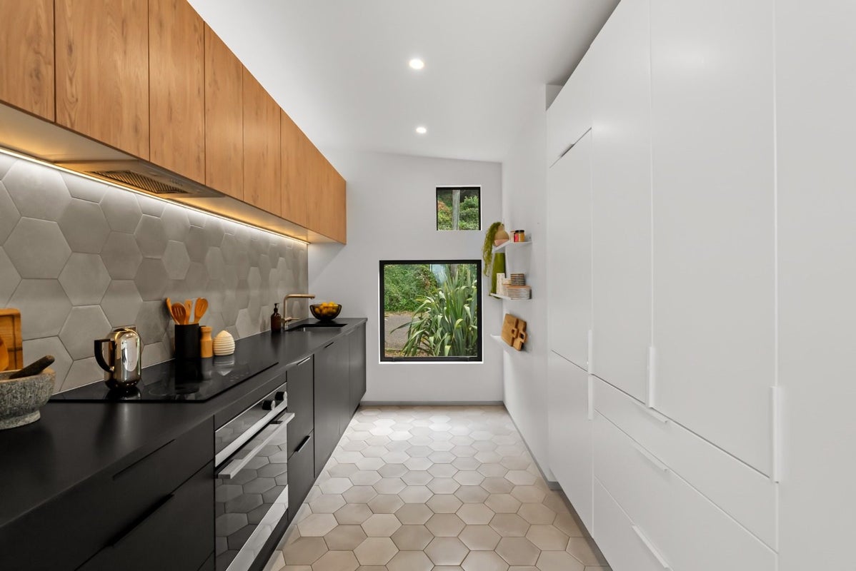 49 Mount Pleasant Road, Aro Valley, Wellington - Carousel 2