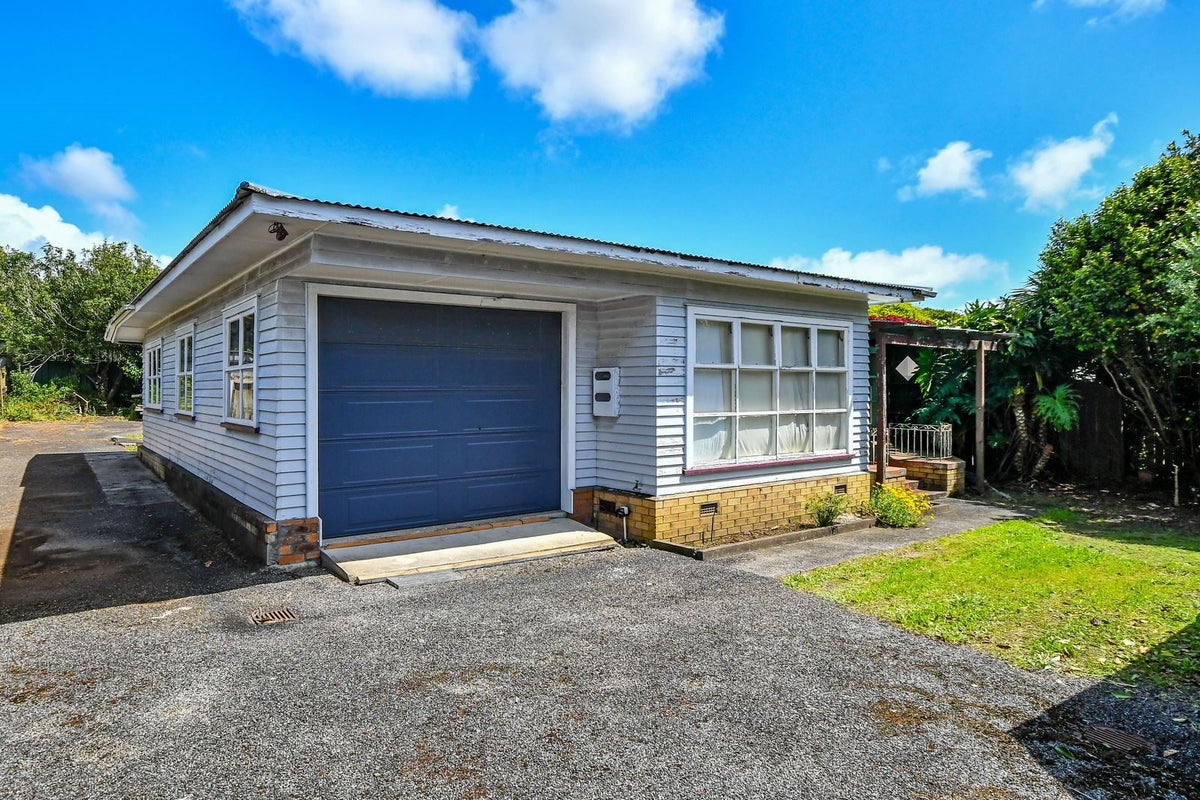 5B Howden Street, Waiuku, Waiuku - Carousel 2