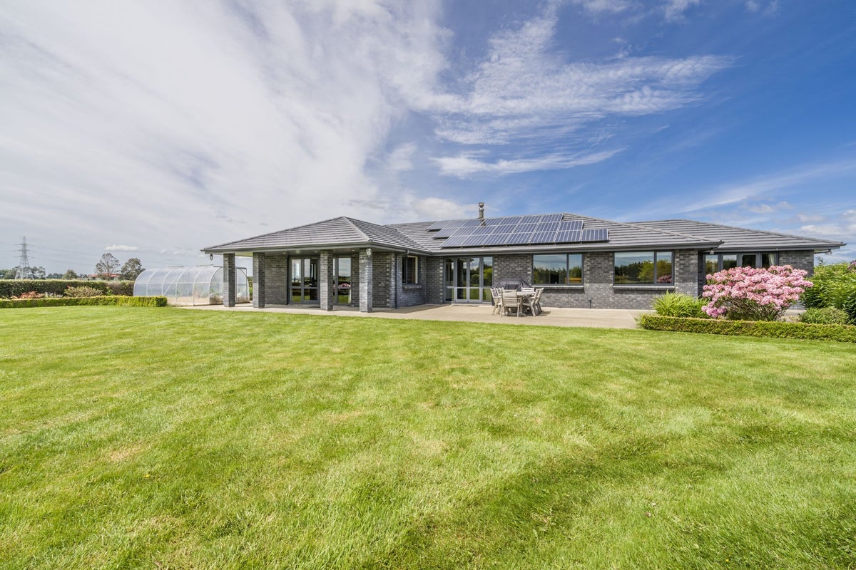 115 Mill Road South, Seaward Bush, Invercargill - Carousel 1