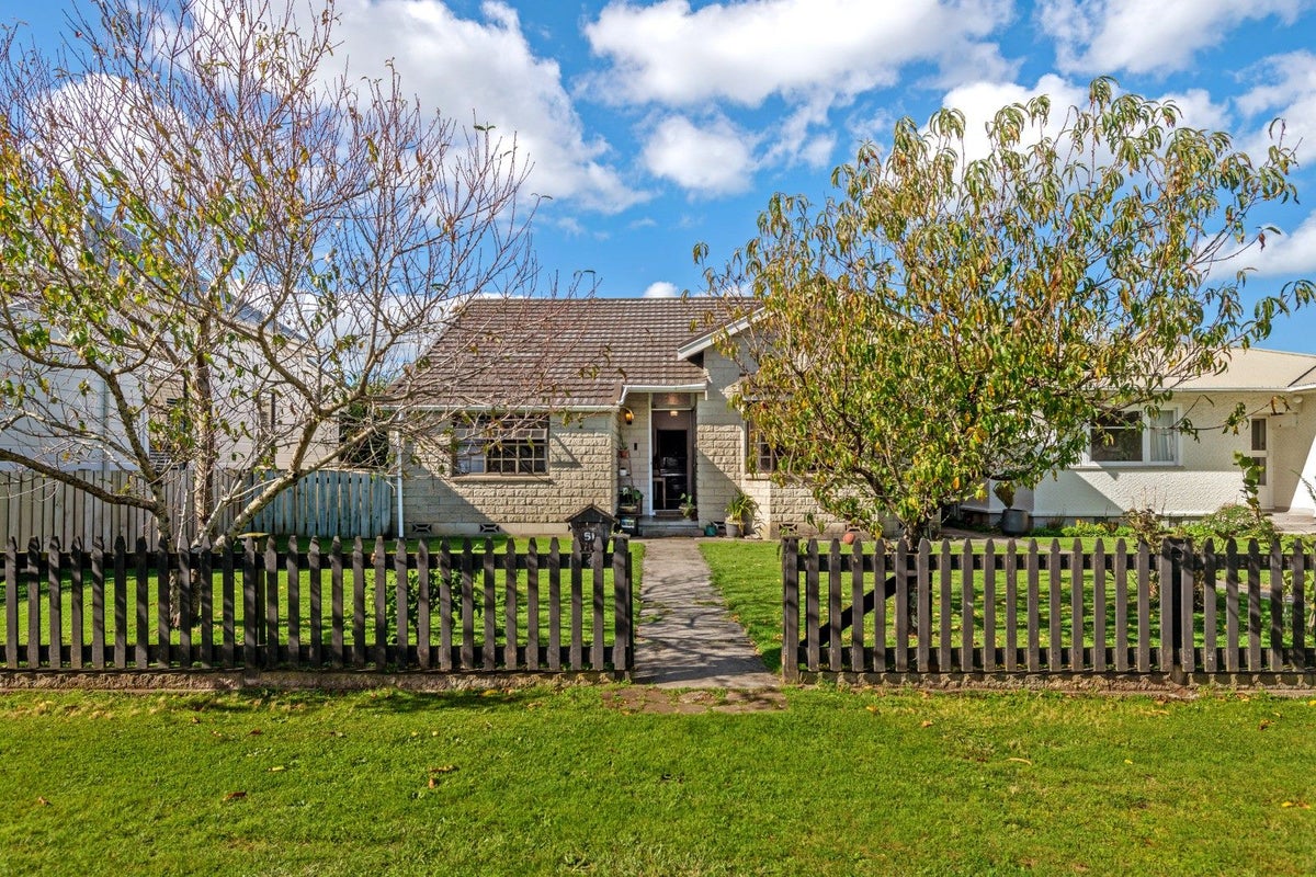 51 Ormond Road, Whataupoko, Gisborne - Carousel 1