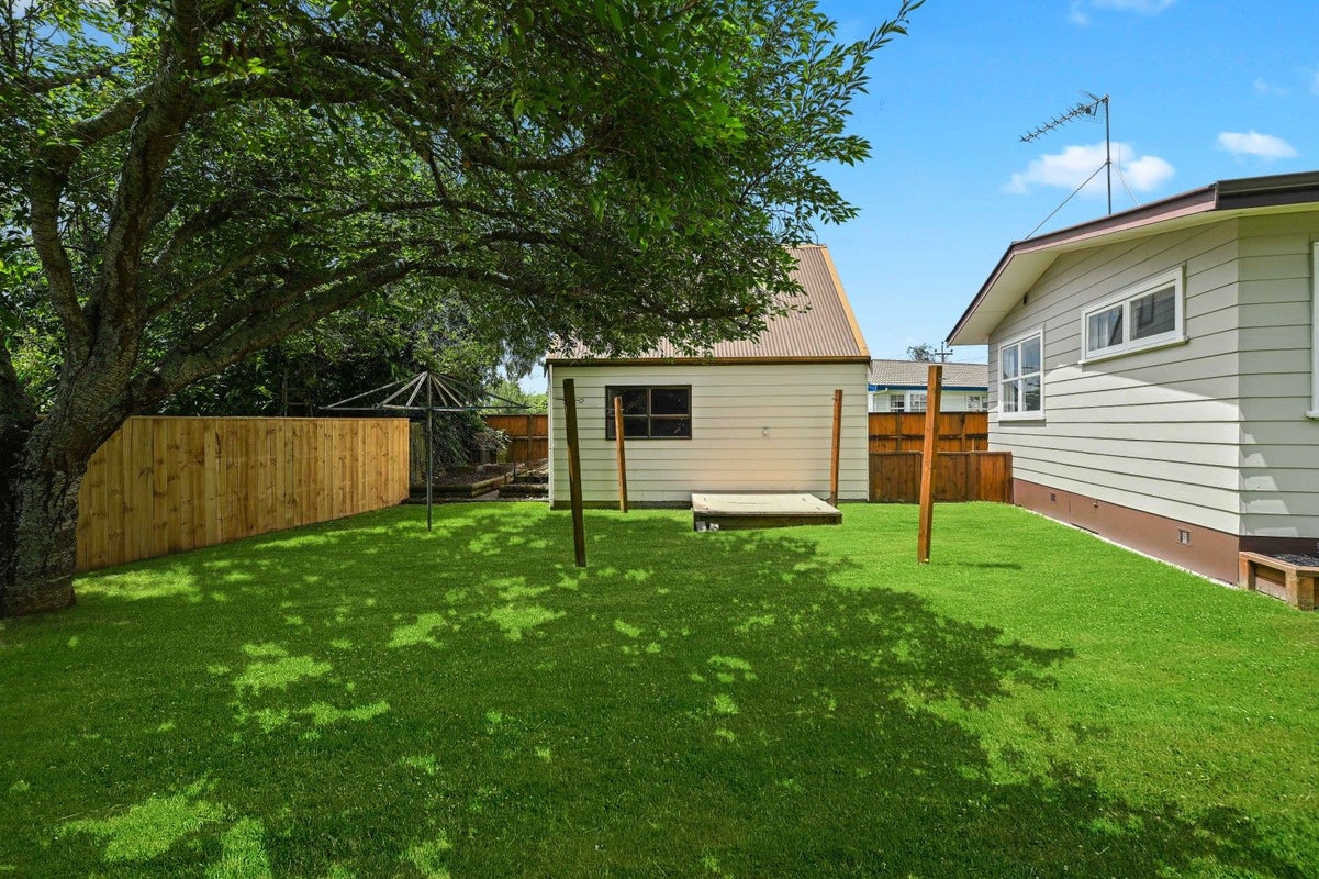 280 Sandwich Road, St Andrews, Hamilton - Carousel 16