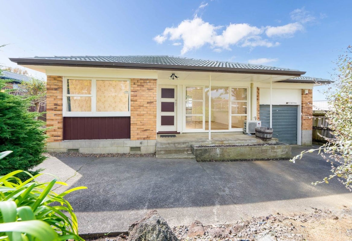 21 Pegler Drive, Howick, Auckland - Carousel 1
