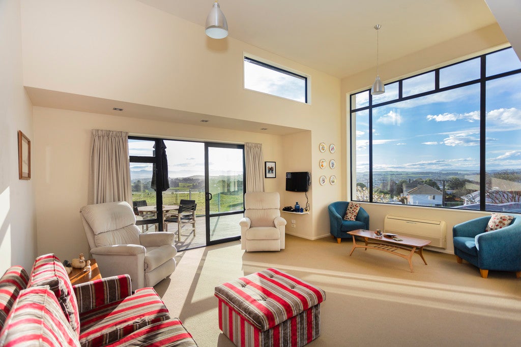 14 Selwyn Street, South Hill, Oamaru - Carousel 2